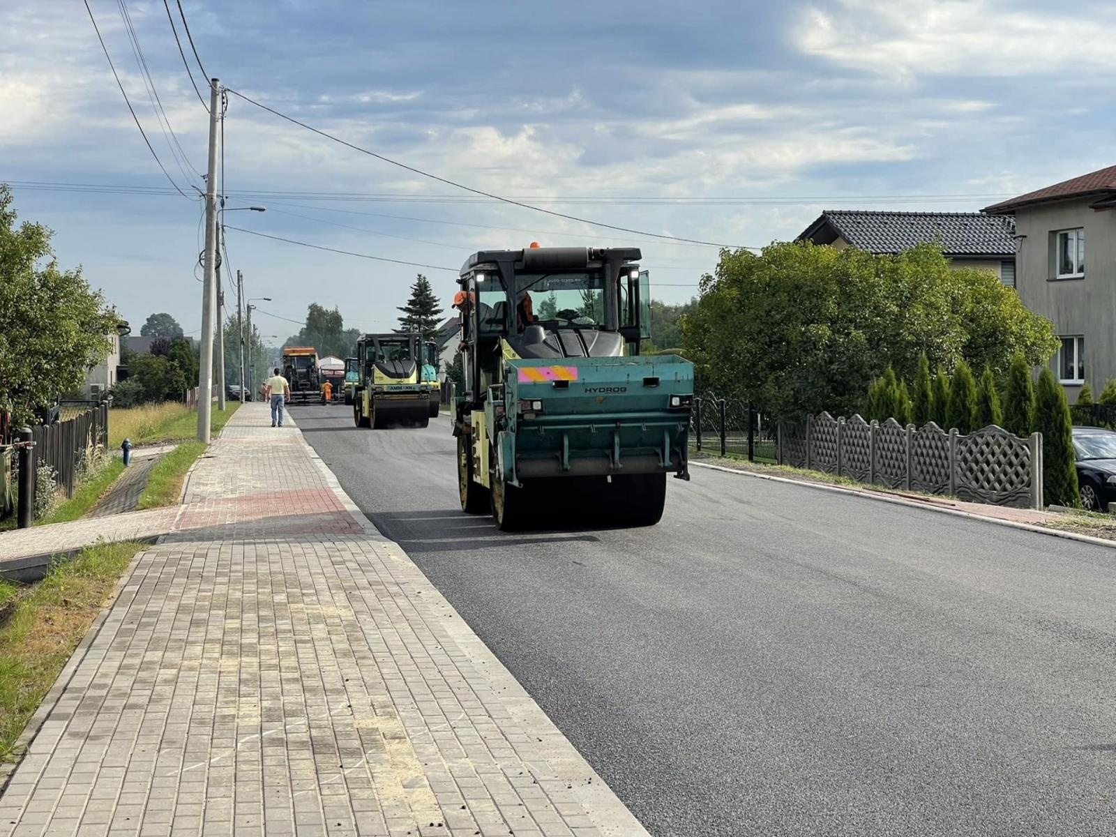 Zdjęcie w galerii na portalu naszwodzislaw.com: To był rekordowy rok! Ponad 37 mln zł na modernizacje dróg w Powiecie Wodzisławskim wiadomości z regionu