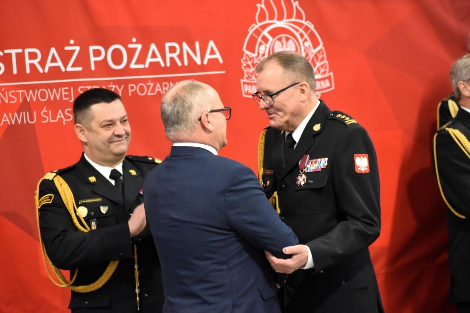 Zdjęcie w galerii na portalu naszwodzislaw.com: Zmiana warty w strażackiej komendzie w Wodzisławiu Śląskim wiadomości z regionu