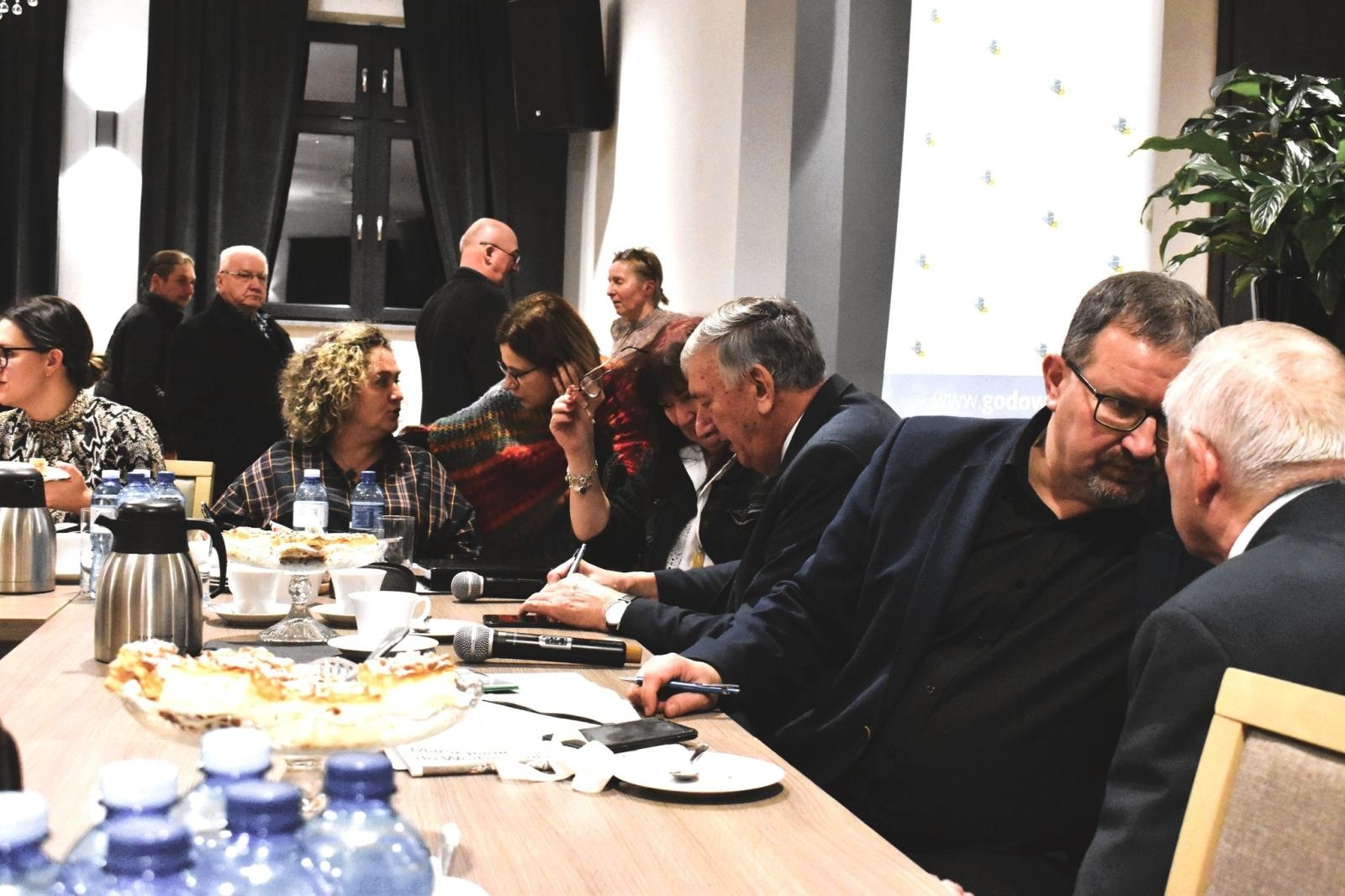 Zdjęcie w galerii na portalu naszwodzislaw.com: Wójt gminy Godów spotkał się z organizacjami społecznymi wiadomości z regionu