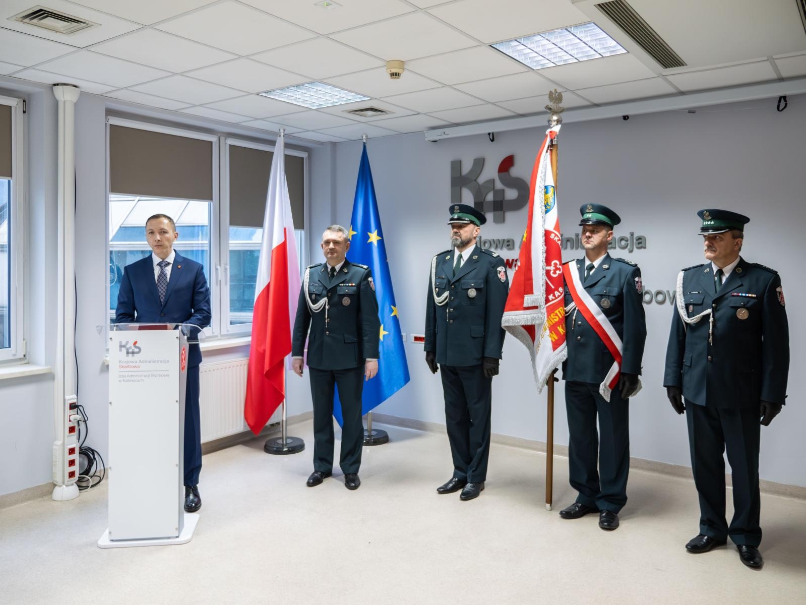 Zdjęcie w galerii na portalu naszwodzislaw.com: Z wodzisławskiej skarbówki na dyrektora w Katowicach wiadomości z regionu