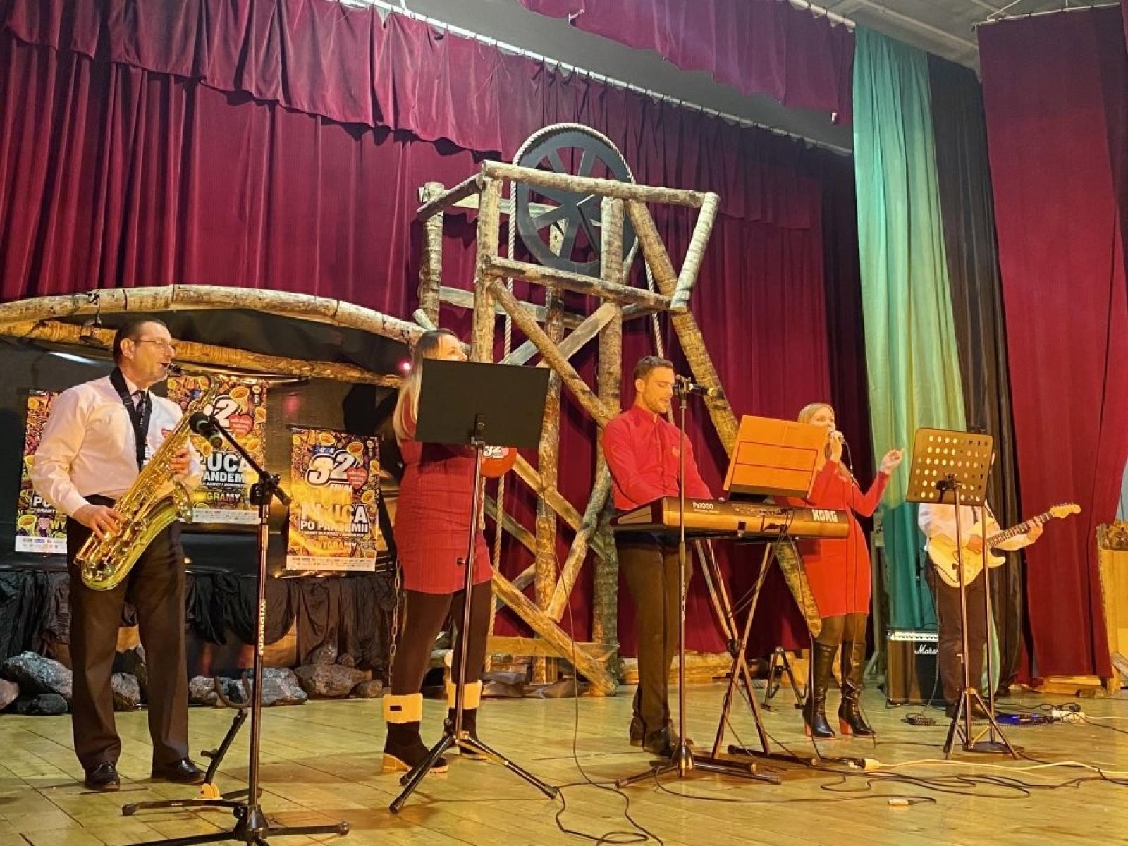 Zdjęcie w galerii na portalu naszwodzislaw.com: Rydułtowska Wielka Orkiestra Świątecznej Pomocy znowu zagrała wiadomości z regionu