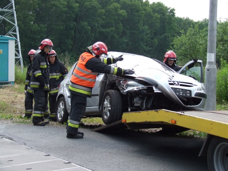 Zdjęcie w galerii na portalu naszwodzislaw.com: Wypadł z jezdni wprost na tory wiadomości z regionu