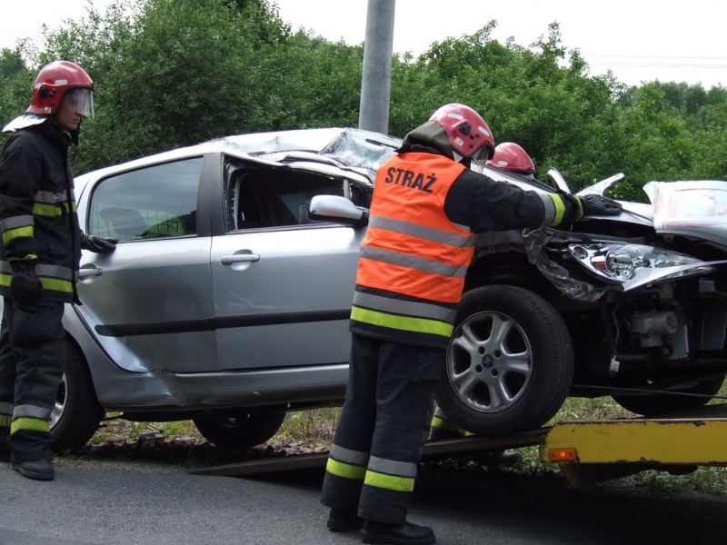 Zdjęcie w galerii na portalu naszwodzislaw.com: Wypadł z jezdni wprost na tory wiadomości z regionu