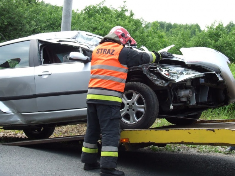 Zdjęcie w galerii na portalu naszwodzislaw.com: Wypadł z jezdni wprost na tory wiadomości z regionu
