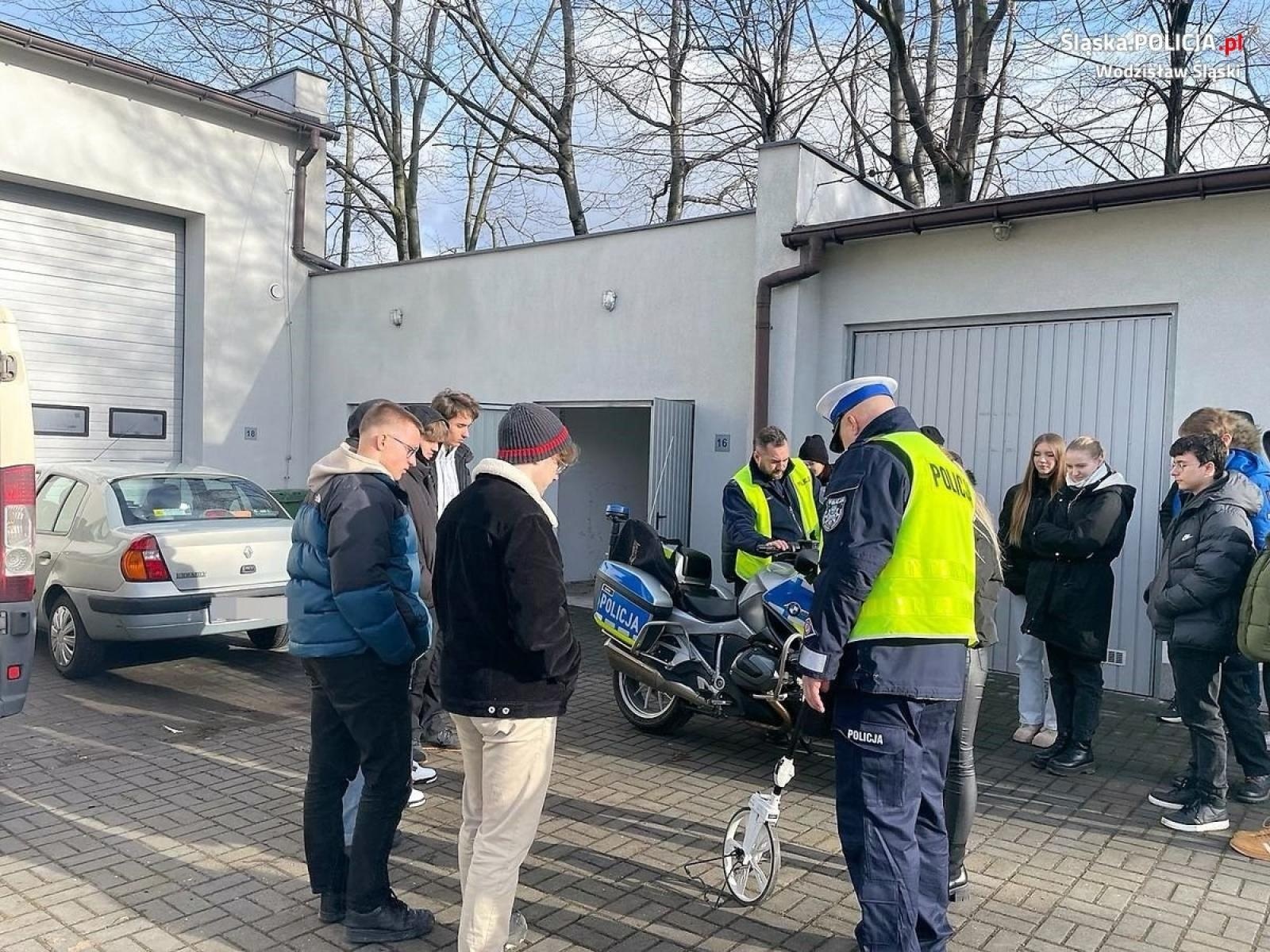 Zdjęcie w galerii na portalu naszwodzislaw.com: Zawodowy debiut w wodzisławskiej komendzie policji [FOTO] wiadomości z regionu