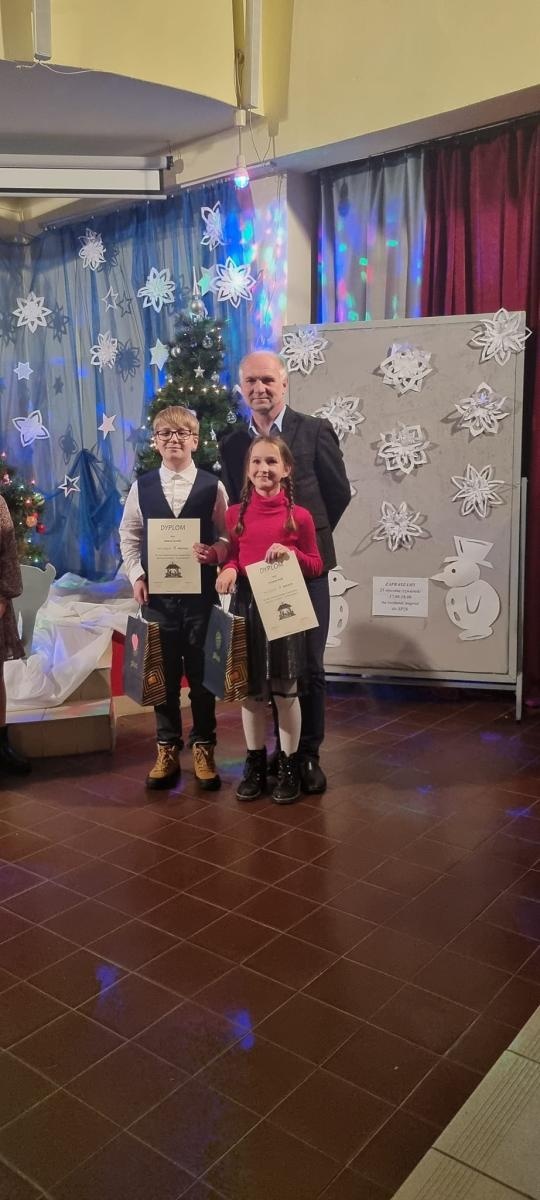 Zdjęcie w galerii na portalu naszwodzislaw.com: XIV powiatowy konkurs polskich kolęd i pastorałek za nami [WYNIKI] wiadomości z regionu