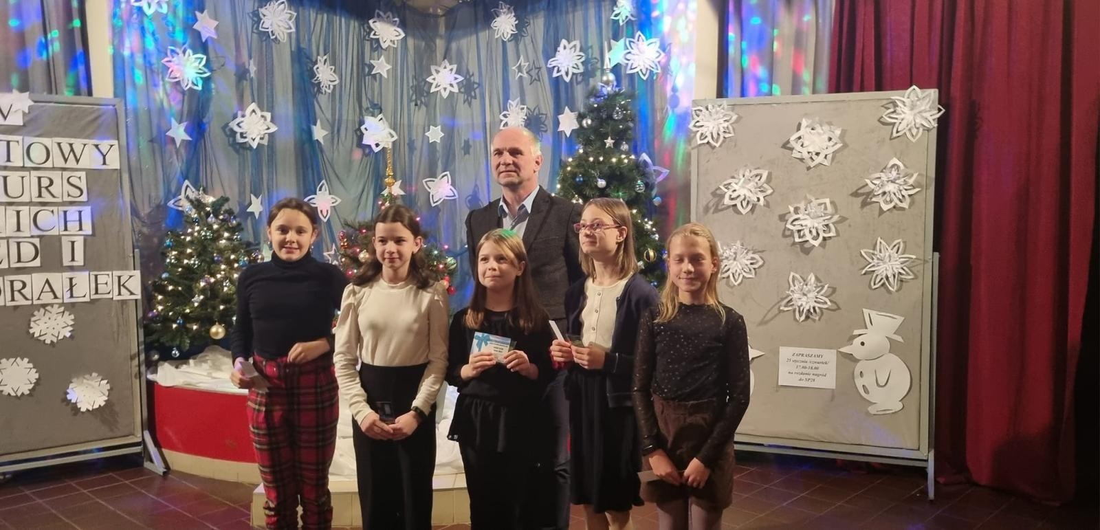 Zdjęcie w galerii na portalu naszwodzislaw.com: XIV powiatowy konkurs polskich kolęd i pastorałek za nami [WYNIKI] wiadomości z regionu