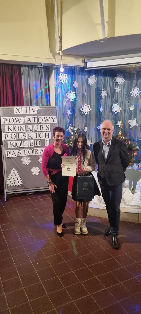 Zdjęcie w galerii na portalu naszwodzislaw.com: XIV powiatowy konkurs polskich kolęd i pastorałek za nami [WYNIKI] wiadomości z regionu