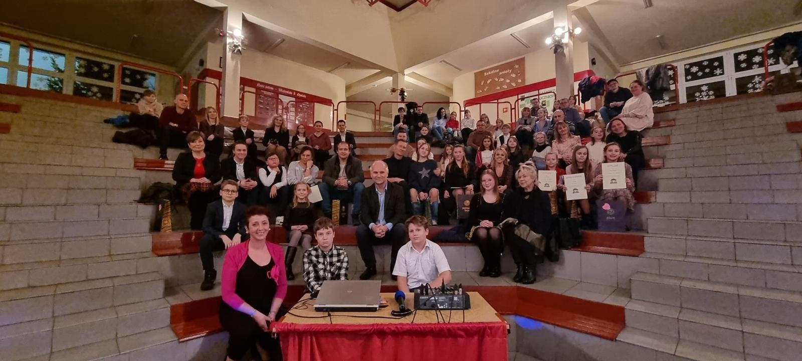 Zdjęcie w galerii na portalu naszwodzislaw.com: XIV powiatowy konkurs polskich kolęd i pastorałek za nami [WYNIKI] wiadomości z regionu