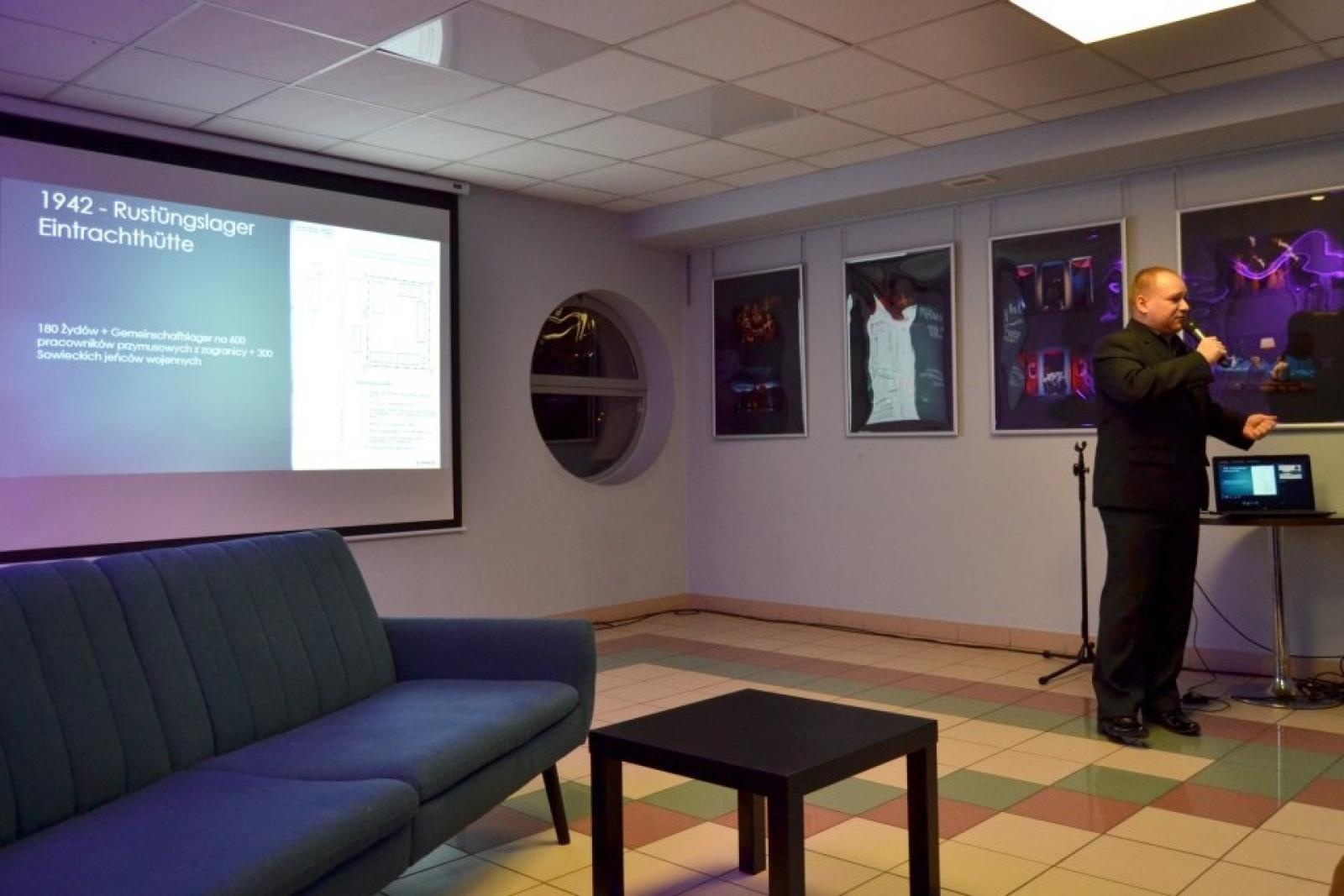 Zdjęcie w galerii na portalu naszwodzislaw.com: Rydułtowy. Dzień poświęcony pamięci Tragedii Górnośląskiej wiadomości z regionu