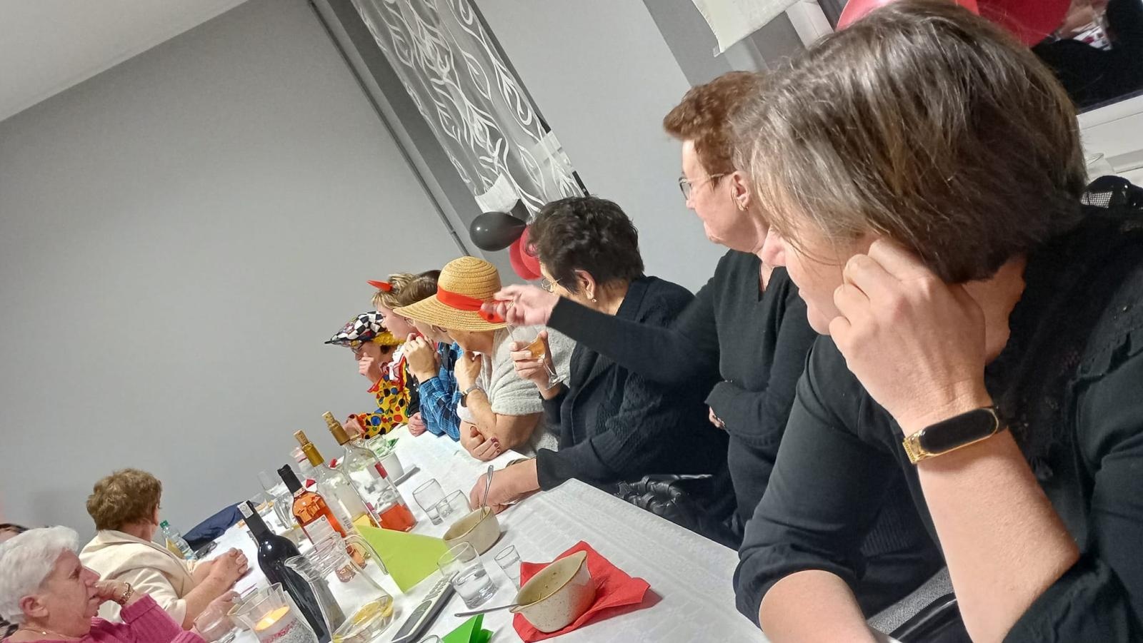 Zdjęcie w galerii na portalu naszwodzislaw.com: Dobra karnawałowa zabawa w Bukowie [FOTO] wiadomości z regionu