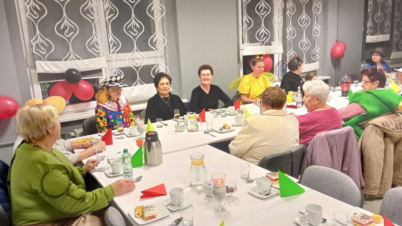 Zdjęcie w galerii na portalu naszwodzislaw.com: Dobra karnawałowa zabawa w Bukowie [FOTO] wiadomości z regionu