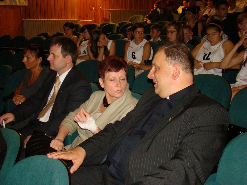 Zdjęcie w galerii na portalu naszwodzislaw.com: Nagrodzeni za szczególne osiągnięcia wiadomości z regionu