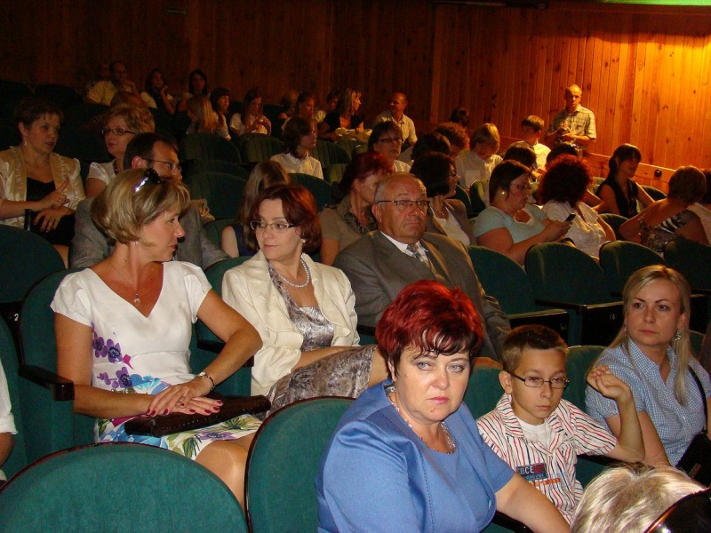 Zdjęcie w galerii na portalu naszwodzislaw.com: Nagrodzeni za szczególne osiągnięcia wiadomości z regionu