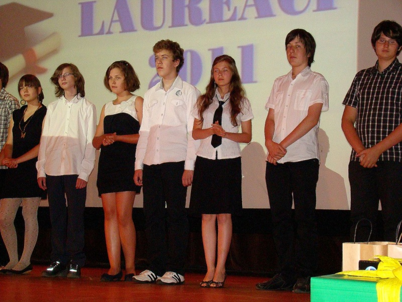 Zdjęcie w galerii na portalu naszwodzislaw.com: Nagrodzeni za szczególne osiągnięcia wiadomości z regionu