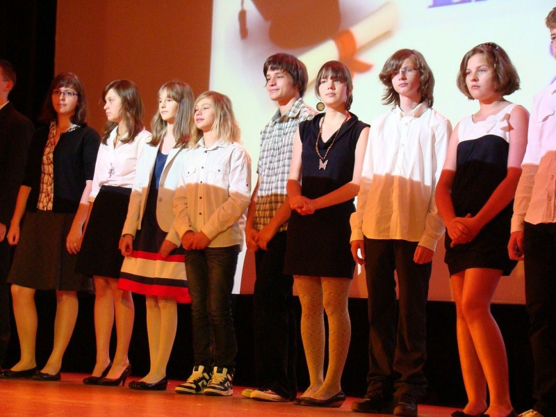 Zdjęcie w galerii na portalu naszwodzislaw.com: Nagrodzeni za szczególne osiągnięcia wiadomości z regionu