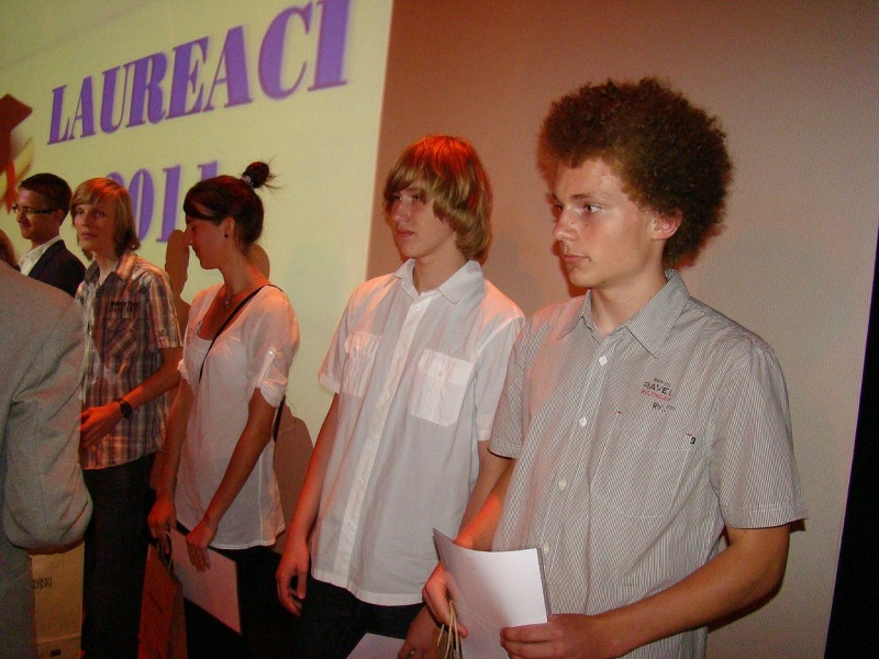 Zdjęcie w galerii na portalu naszwodzislaw.com: Nagrodzeni za szczególne osiągnięcia wiadomości z regionu