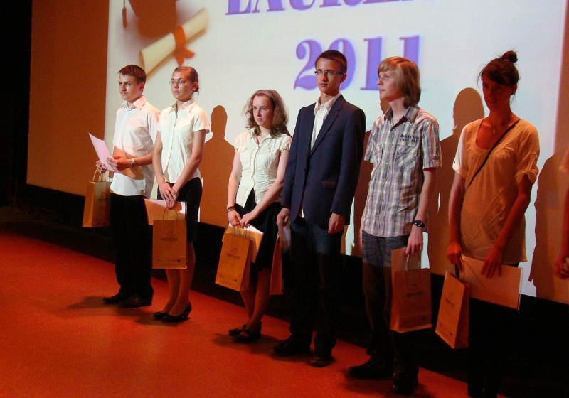 Zdjęcie w galerii na portalu naszwodzislaw.com: Nagrodzeni za szczególne osiągnięcia wiadomości z regionu