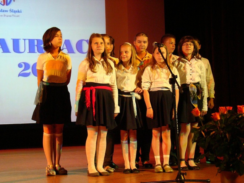 Zdjęcie w galerii na portalu naszwodzislaw.com: Nagrodzeni za szczególne osiągnięcia wiadomości z regionu