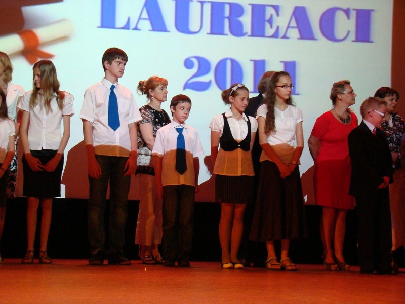 Zdjęcie w galerii na portalu naszwodzislaw.com: Nagrodzeni za szczególne osiągnięcia wiadomości z regionu