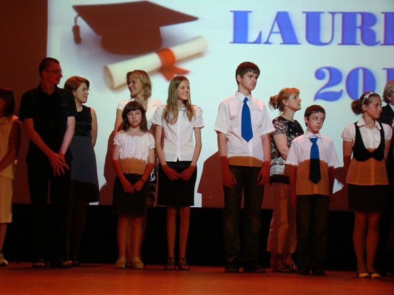 Zdjęcie w galerii na portalu naszwodzislaw.com: Nagrodzeni za szczególne osiągnięcia wiadomości z regionu