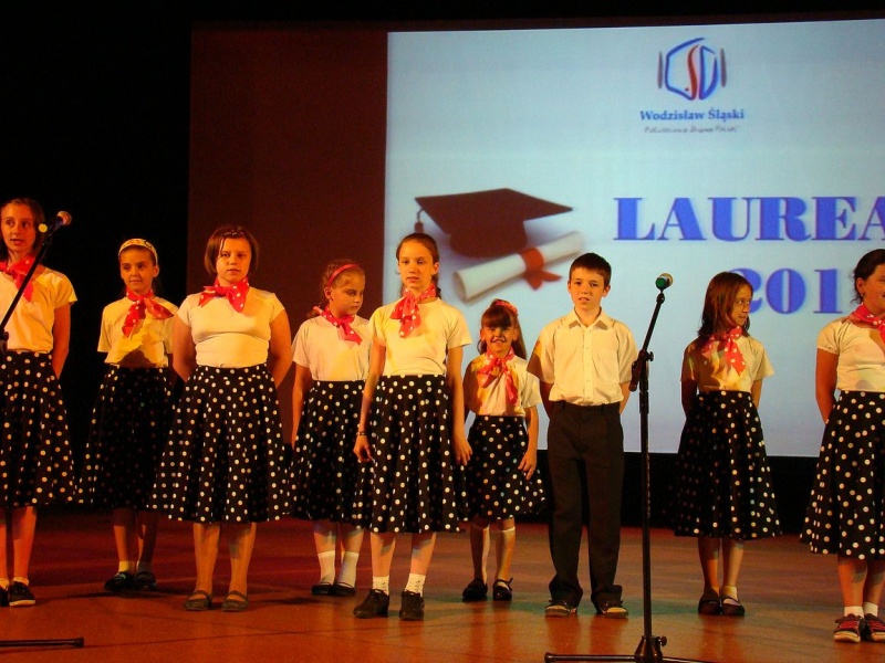 Zdjęcie w galerii na portalu naszwodzislaw.com: Nagrodzeni za szczególne osiągnięcia wiadomości z regionu