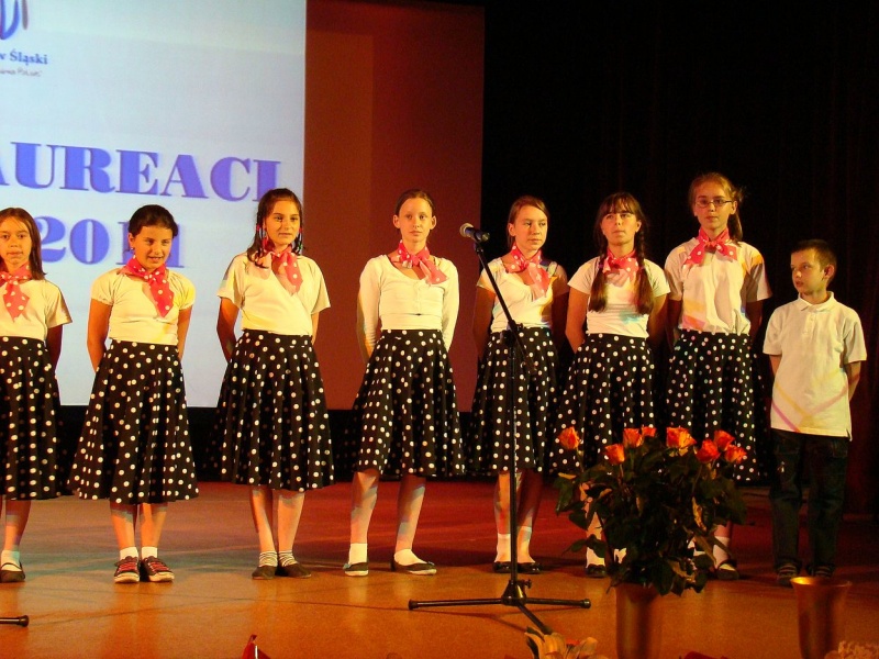 Zdjęcie w galerii na portalu naszwodzislaw.com: Nagrodzeni za szczególne osiągnięcia wiadomości z regionu