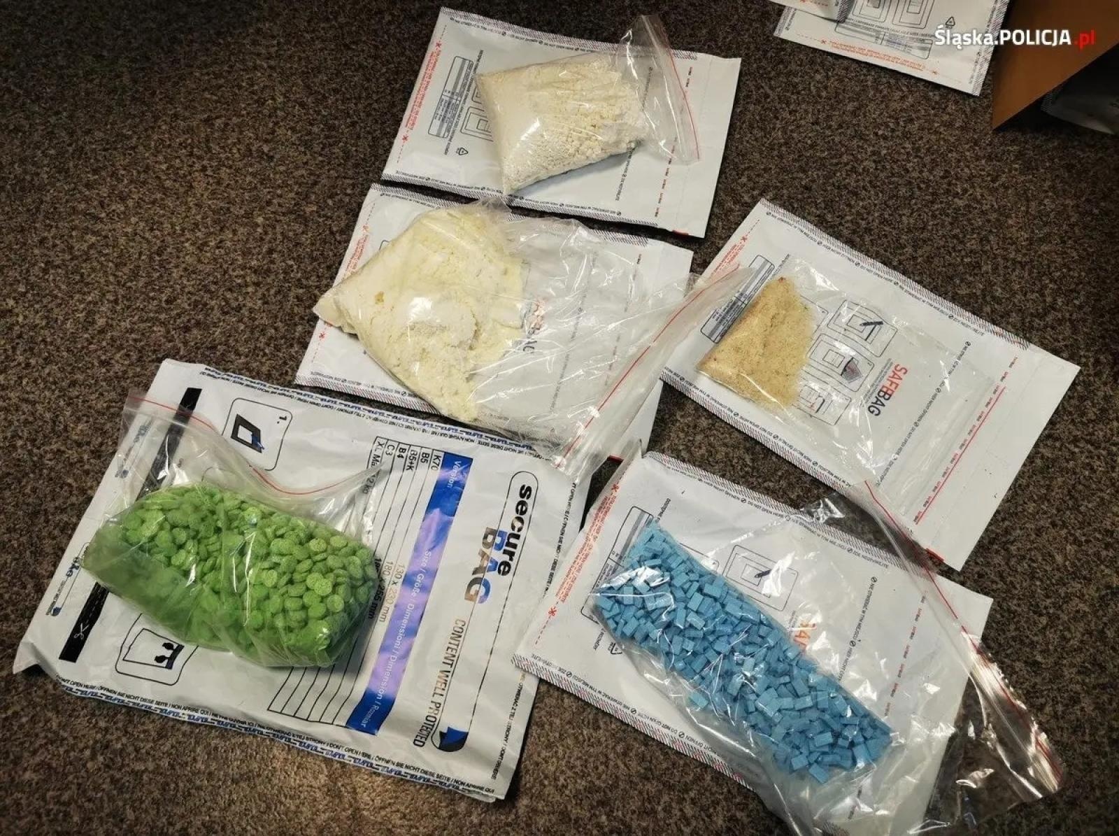 Zdjęcie w galerii na portalu naszwodzislaw.com: Policja uderzyła w gang narkotykowy pseudokibiców wiadomości z regionu