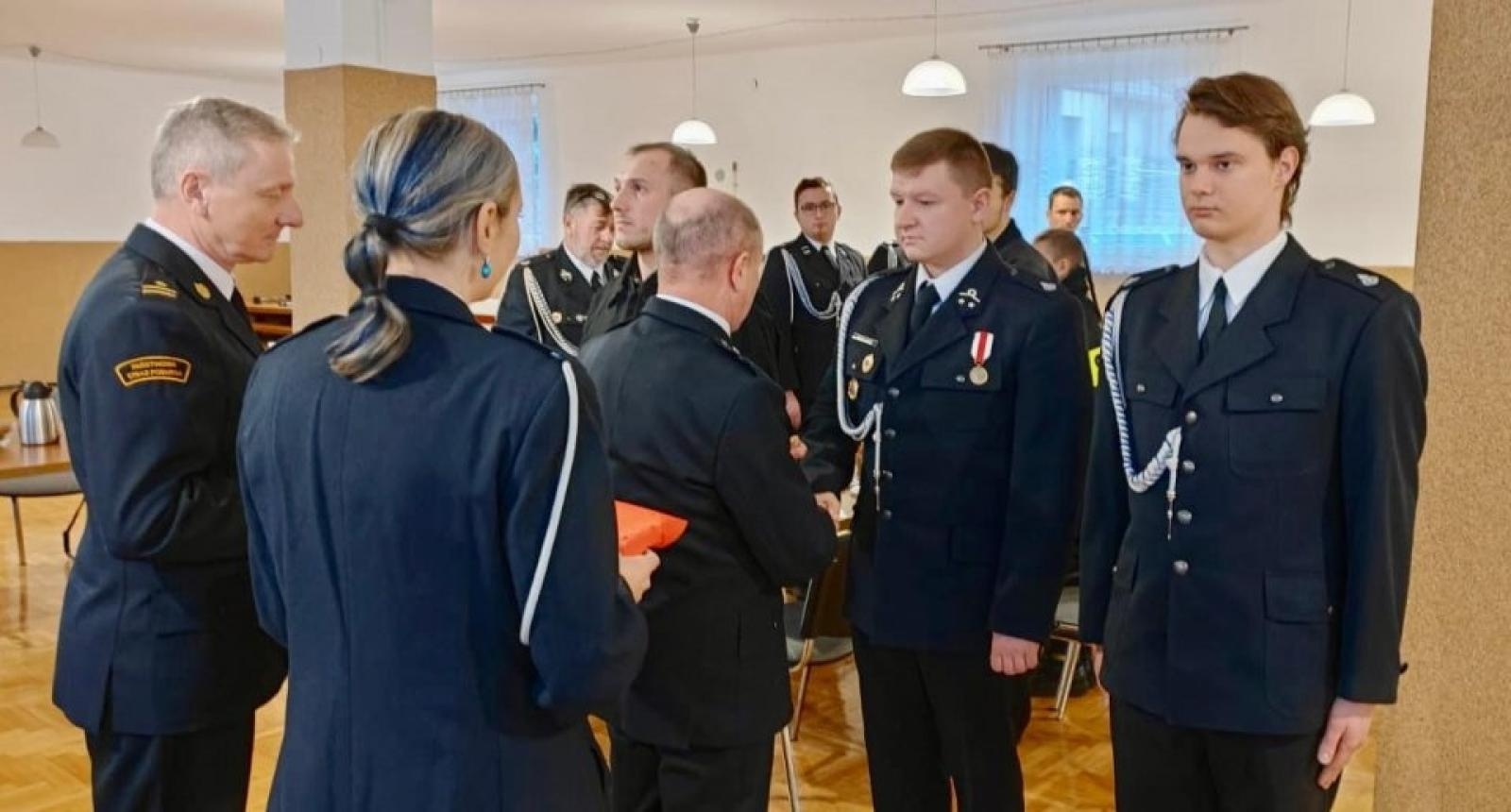 Zdjęcie w galerii na portalu naszwodzislaw.com: W Rydułtowach wręczono odznaki św. Floriana wiadomości z regionu