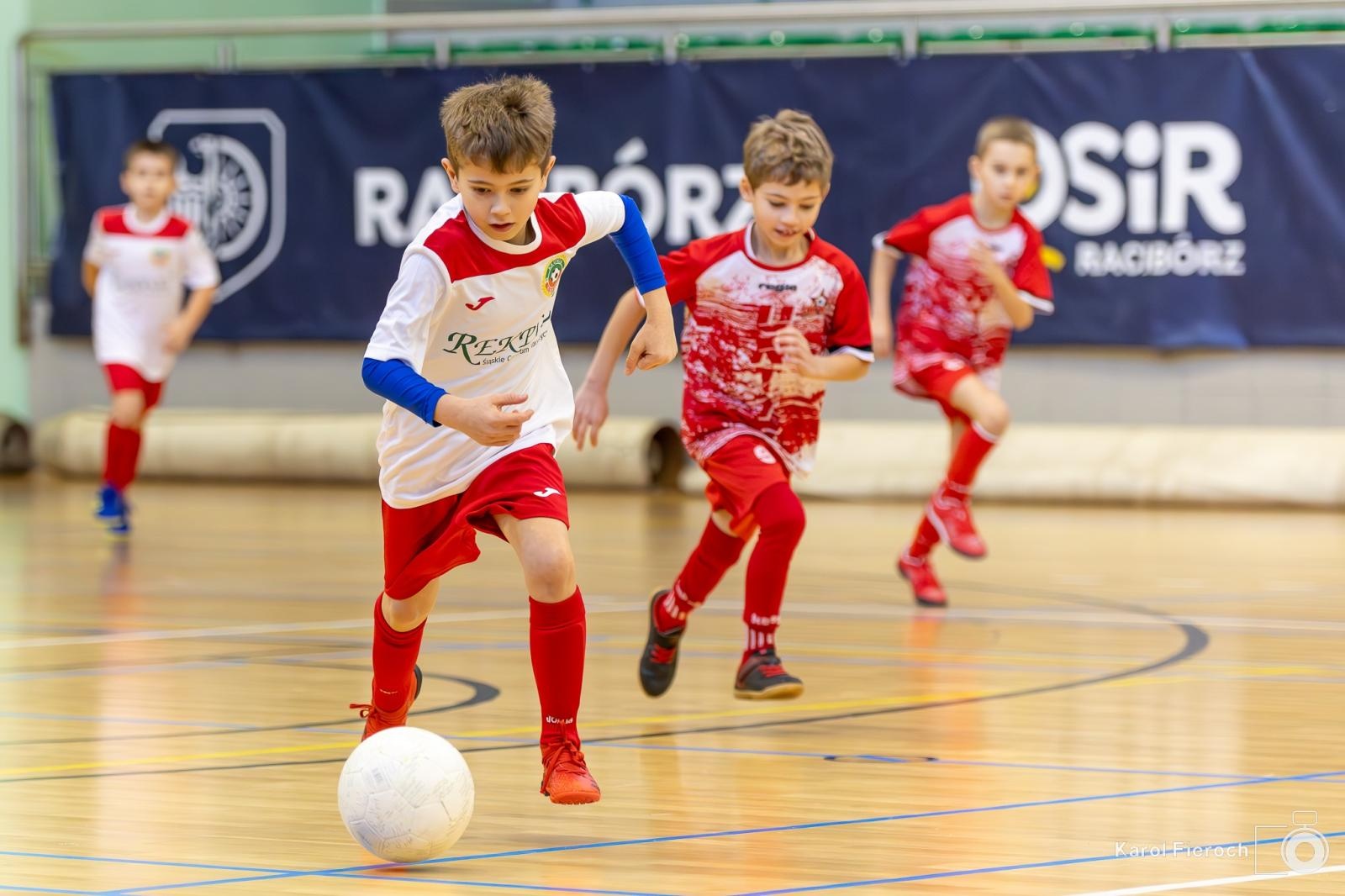 Zdjęcie w galerii na portalu naszwodzislaw.com: Młodzi zawodnicy rocznika 2015 rywalizowali w Raciborzu [FOTO] wiadomości z regionu