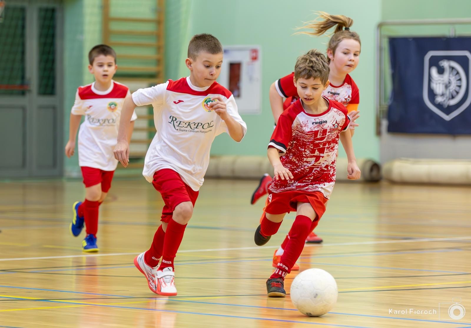 Zdjęcie w galerii na portalu naszwodzislaw.com: Młodzi zawodnicy rocznika 2015 rywalizowali w Raciborzu [FOTO] wiadomości z regionu