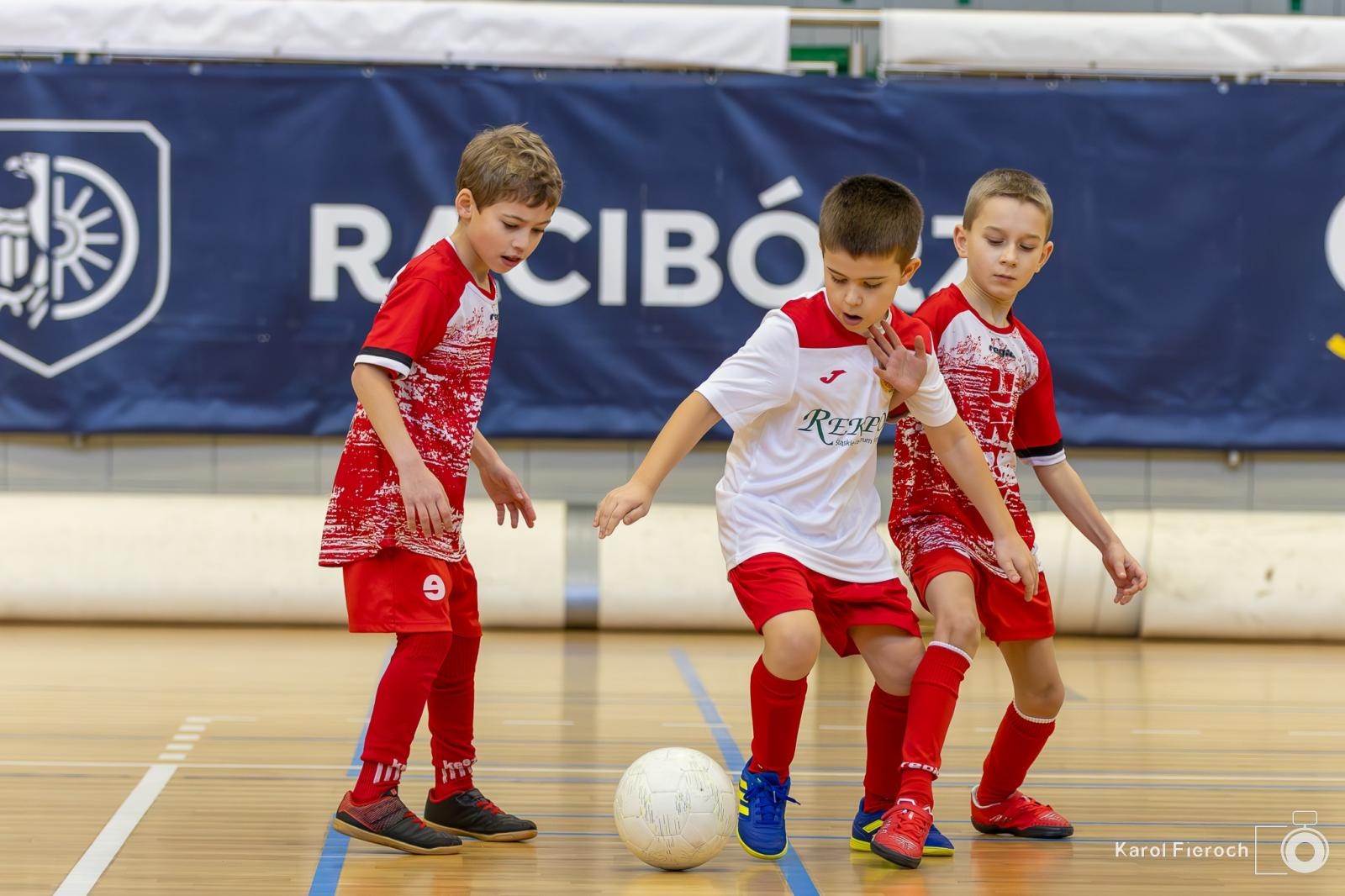 Zdjęcie w galerii na portalu naszwodzislaw.com: Młodzi zawodnicy rocznika 2015 rywalizowali w Raciborzu [FOTO] wiadomości z regionu
