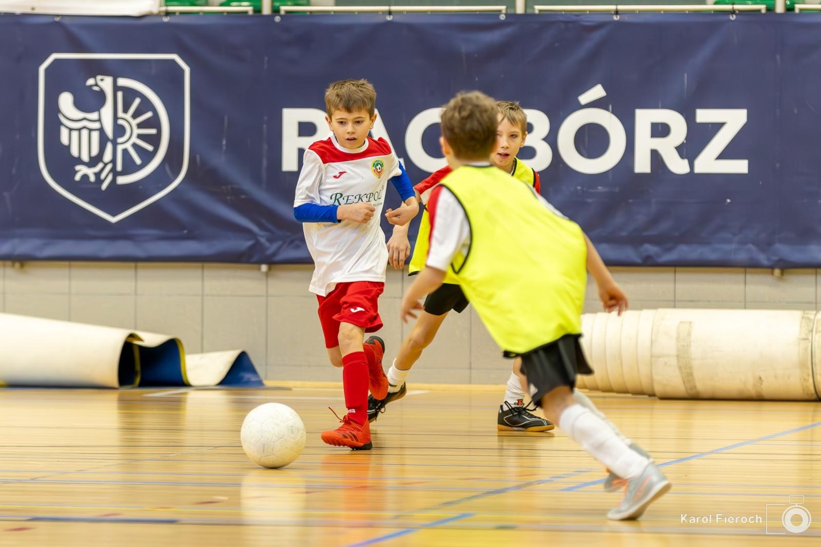 Zdjęcie w galerii na portalu naszwodzislaw.com: Młodzi zawodnicy rocznika 2015 rywalizowali w Raciborzu [FOTO] wiadomości z regionu