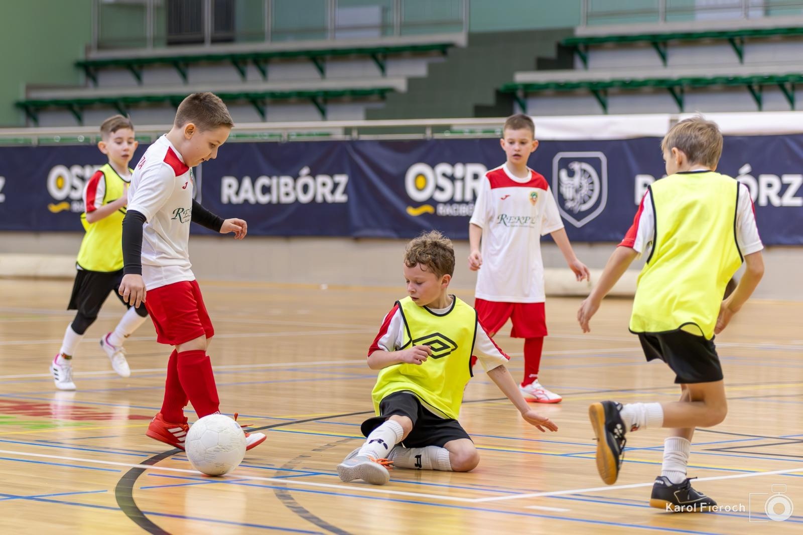 Zdjęcie w galerii na portalu naszwodzislaw.com: Młodzi zawodnicy rocznika 2015 rywalizowali w Raciborzu [FOTO] wiadomości z regionu