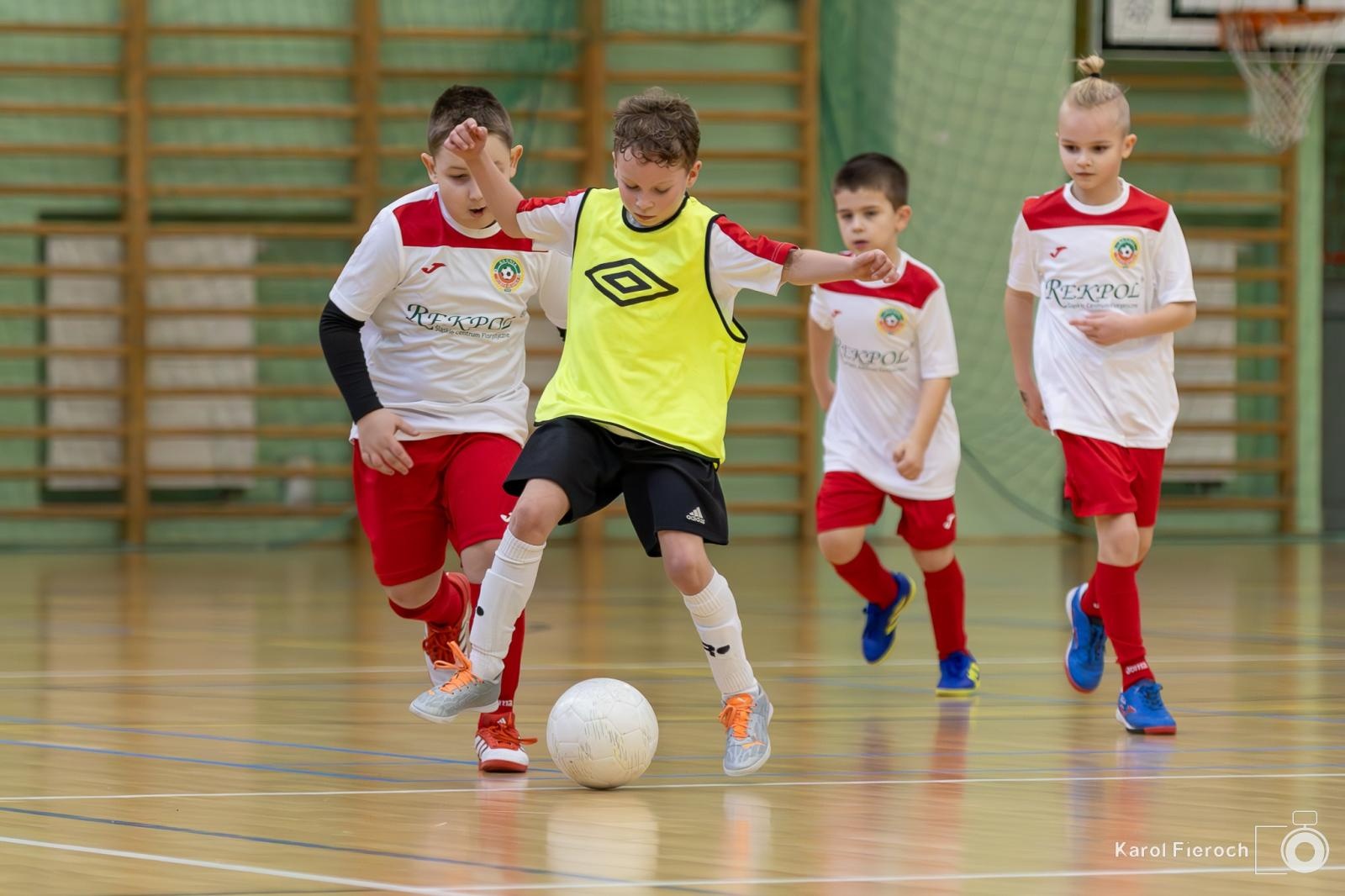 Zdjęcie w galerii na portalu naszwodzislaw.com: Młodzi zawodnicy rocznika 2015 rywalizowali w Raciborzu [FOTO] wiadomości z regionu