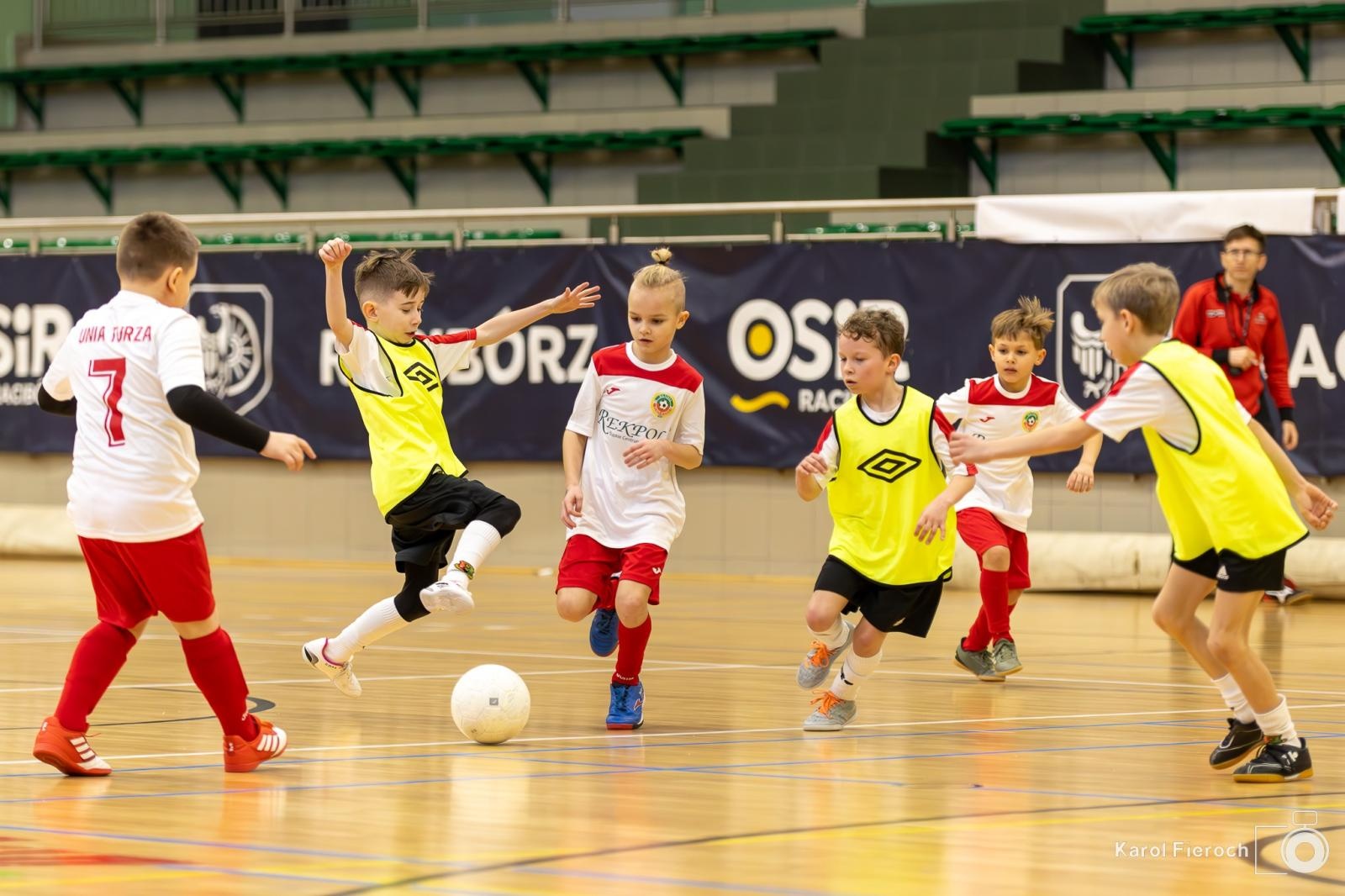 Zdjęcie w galerii na portalu naszwodzislaw.com: Młodzi zawodnicy rocznika 2015 rywalizowali w Raciborzu [FOTO] wiadomości z regionu