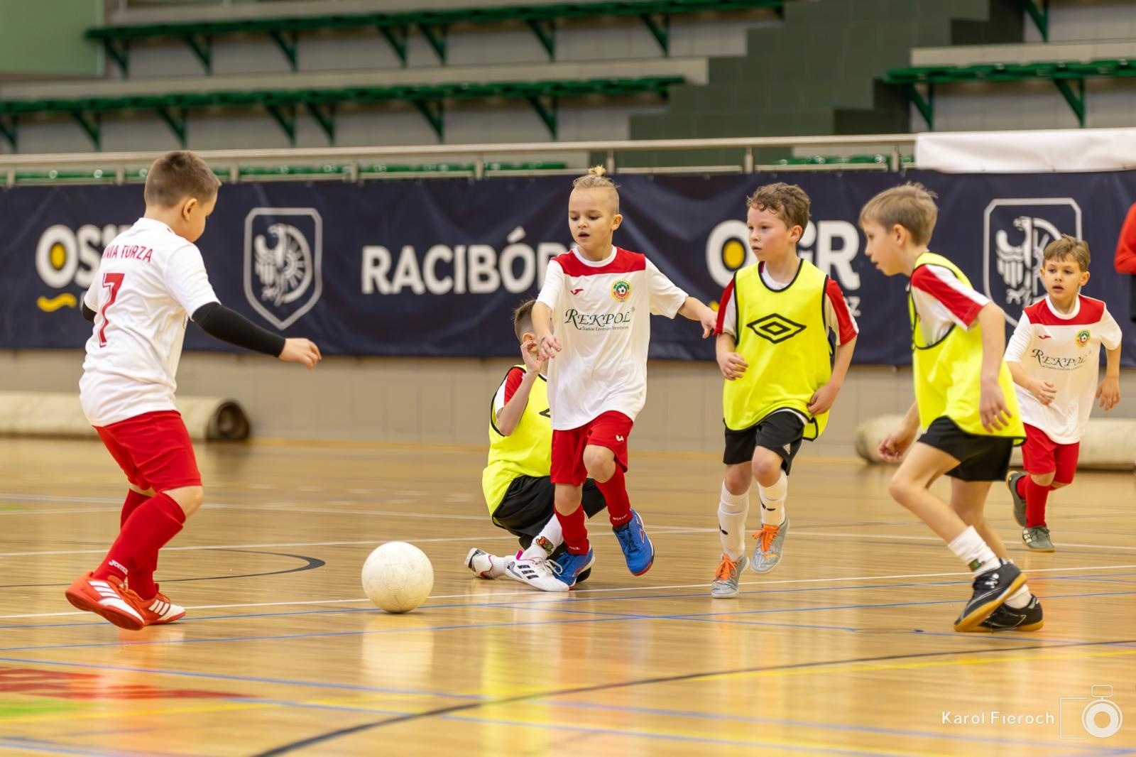 Zdjęcie w galerii na portalu naszwodzislaw.com: Młodzi zawodnicy rocznika 2015 rywalizowali w Raciborzu [FOTO] wiadomości z regionu