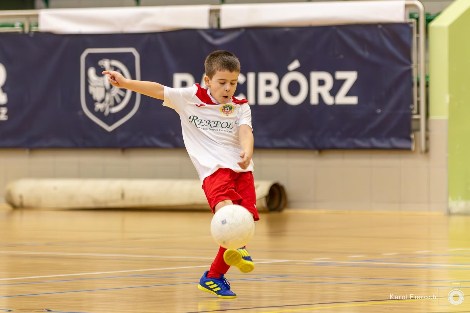 Zdjęcie w galerii na portalu naszwodzislaw.com: Młodzi zawodnicy rocznika 2015 rywalizowali w Raciborzu [FOTO] wiadomości z regionu