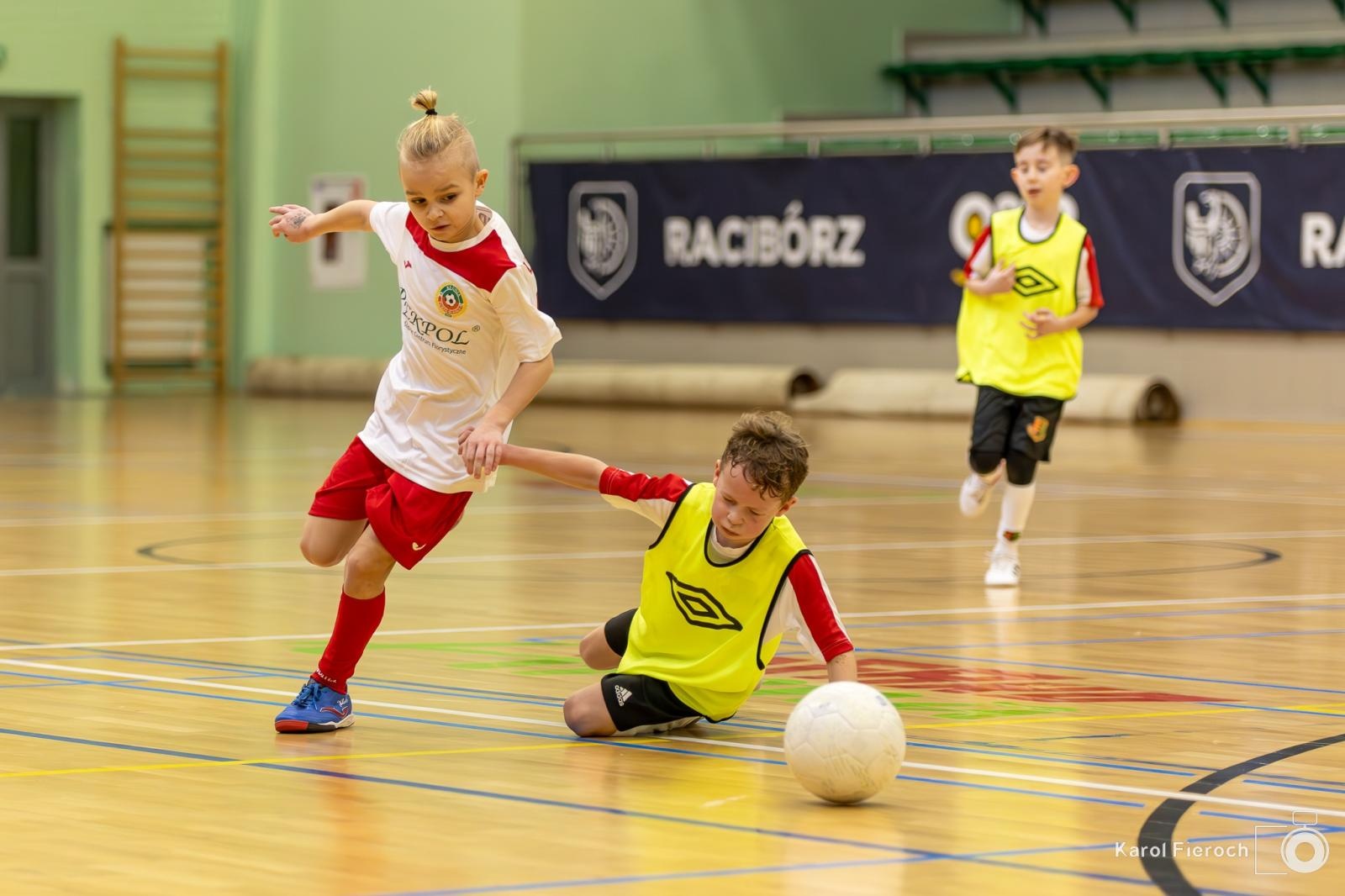 Zdjęcie w galerii na portalu naszwodzislaw.com: Młodzi zawodnicy rocznika 2015 rywalizowali w Raciborzu [FOTO] wiadomości z regionu