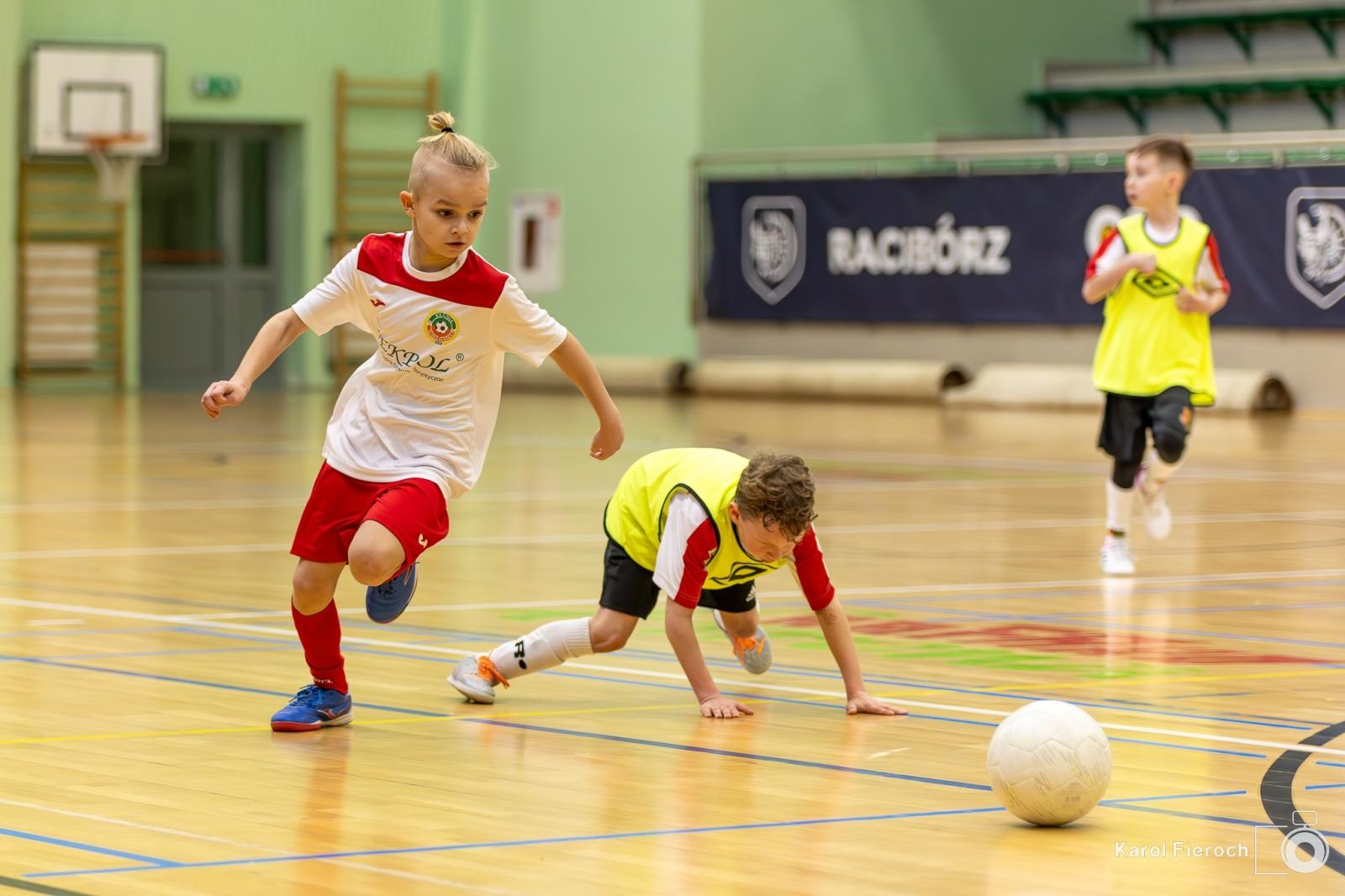 Zdjęcie w galerii na portalu naszwodzislaw.com: Młodzi zawodnicy rocznika 2015 rywalizowali w Raciborzu [FOTO] wiadomości z regionu
