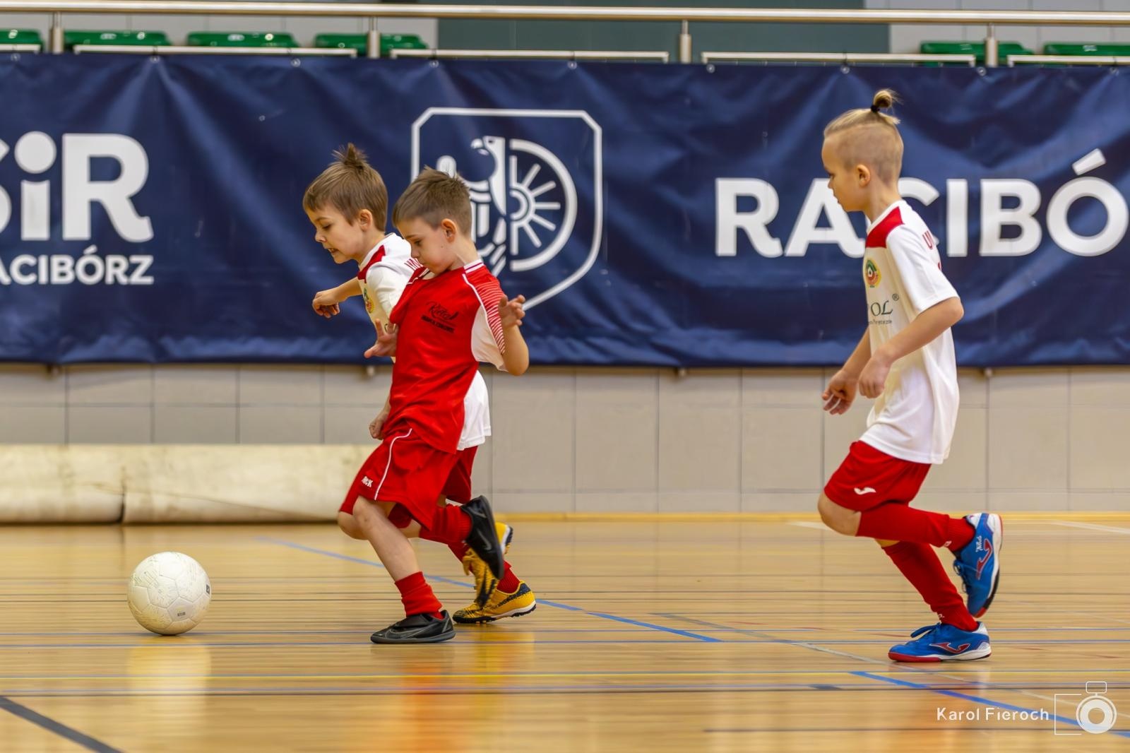 Zdjęcie w galerii na portalu naszwodzislaw.com: Młodzi zawodnicy rocznika 2015 rywalizowali w Raciborzu [FOTO] wiadomości z regionu