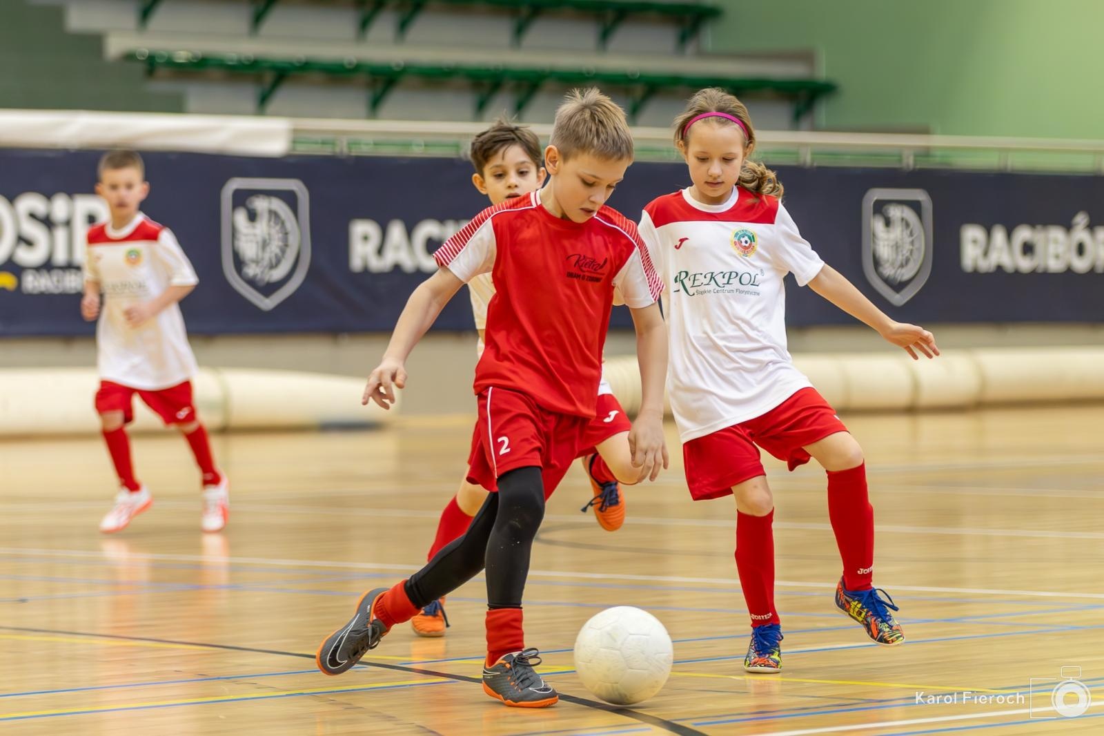 Zdjęcie w galerii na portalu naszwodzislaw.com: Młodzi zawodnicy rocznika 2015 rywalizowali w Raciborzu [FOTO] wiadomości z regionu