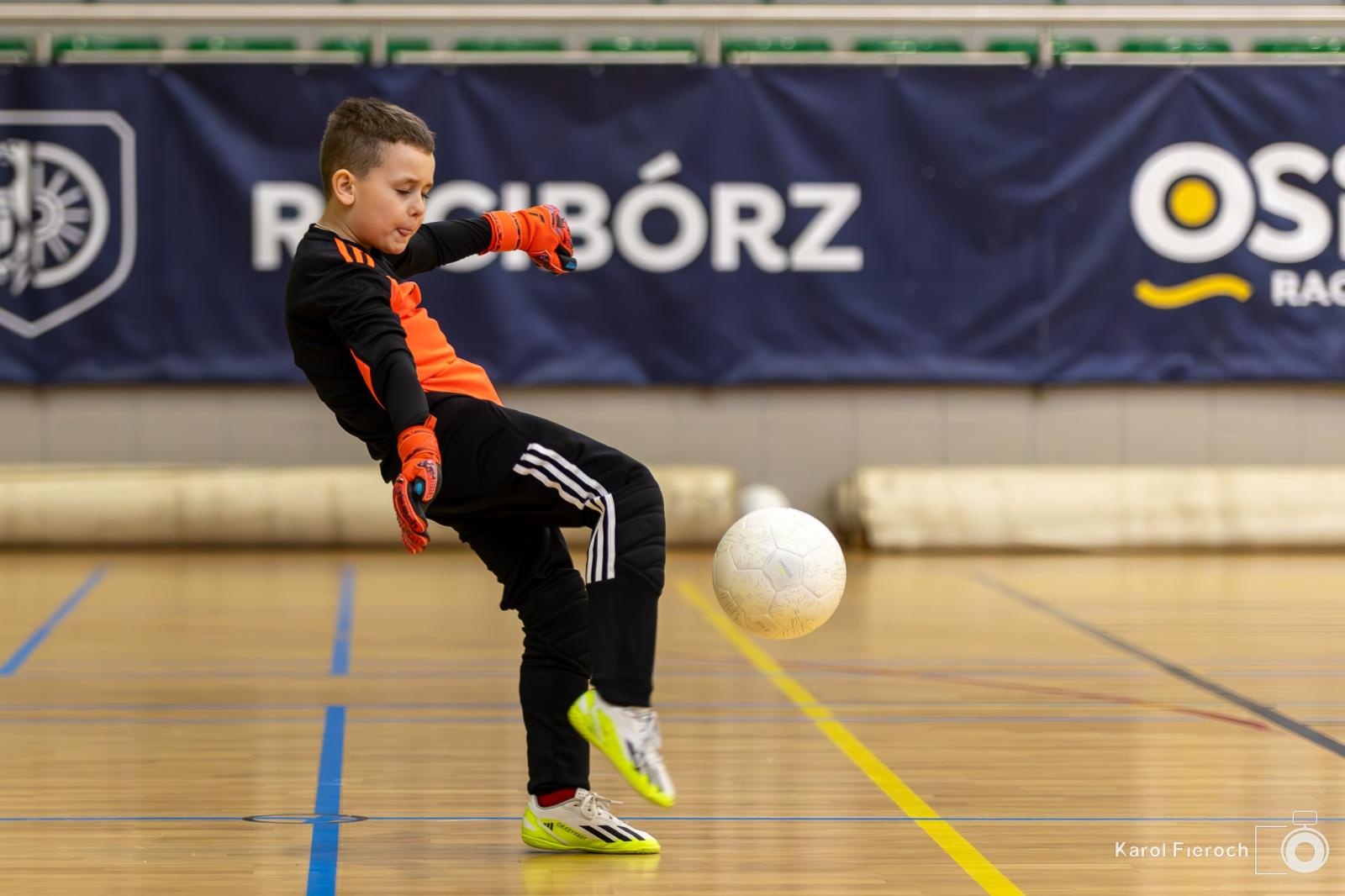 Zdjęcie w galerii na portalu naszwodzislaw.com: Młodzi zawodnicy rocznika 2015 rywalizowali w Raciborzu [FOTO] wiadomości z regionu