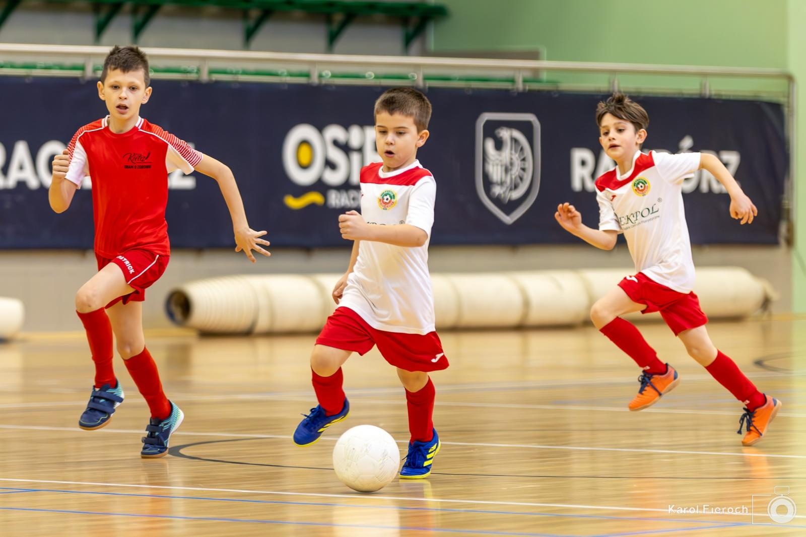 Zdjęcie w galerii na portalu naszwodzislaw.com: Młodzi zawodnicy rocznika 2015 rywalizowali w Raciborzu [FOTO] wiadomości z regionu