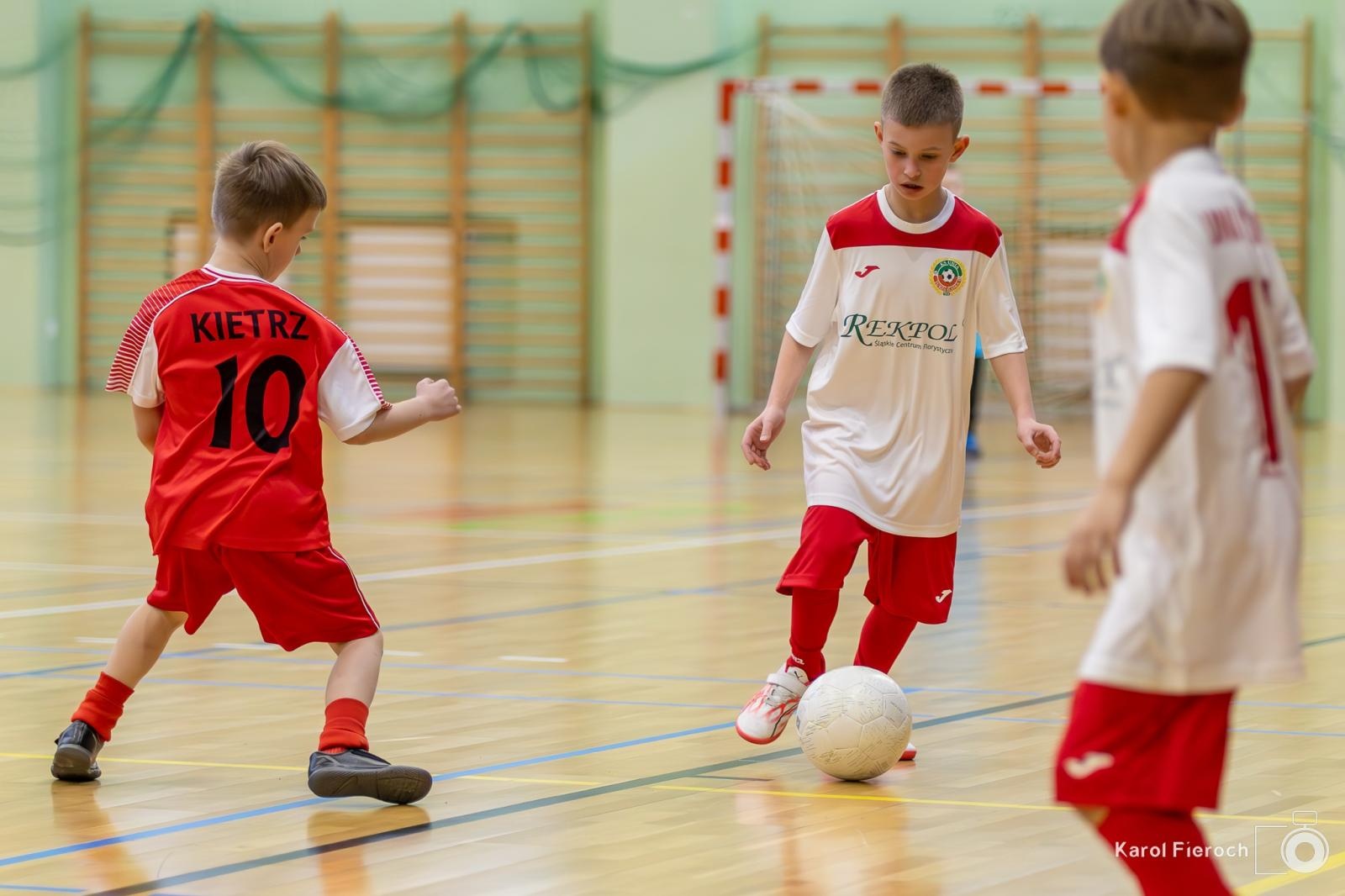 Zdjęcie w galerii na portalu naszwodzislaw.com: Młodzi zawodnicy rocznika 2015 rywalizowali w Raciborzu [FOTO] wiadomości z regionu