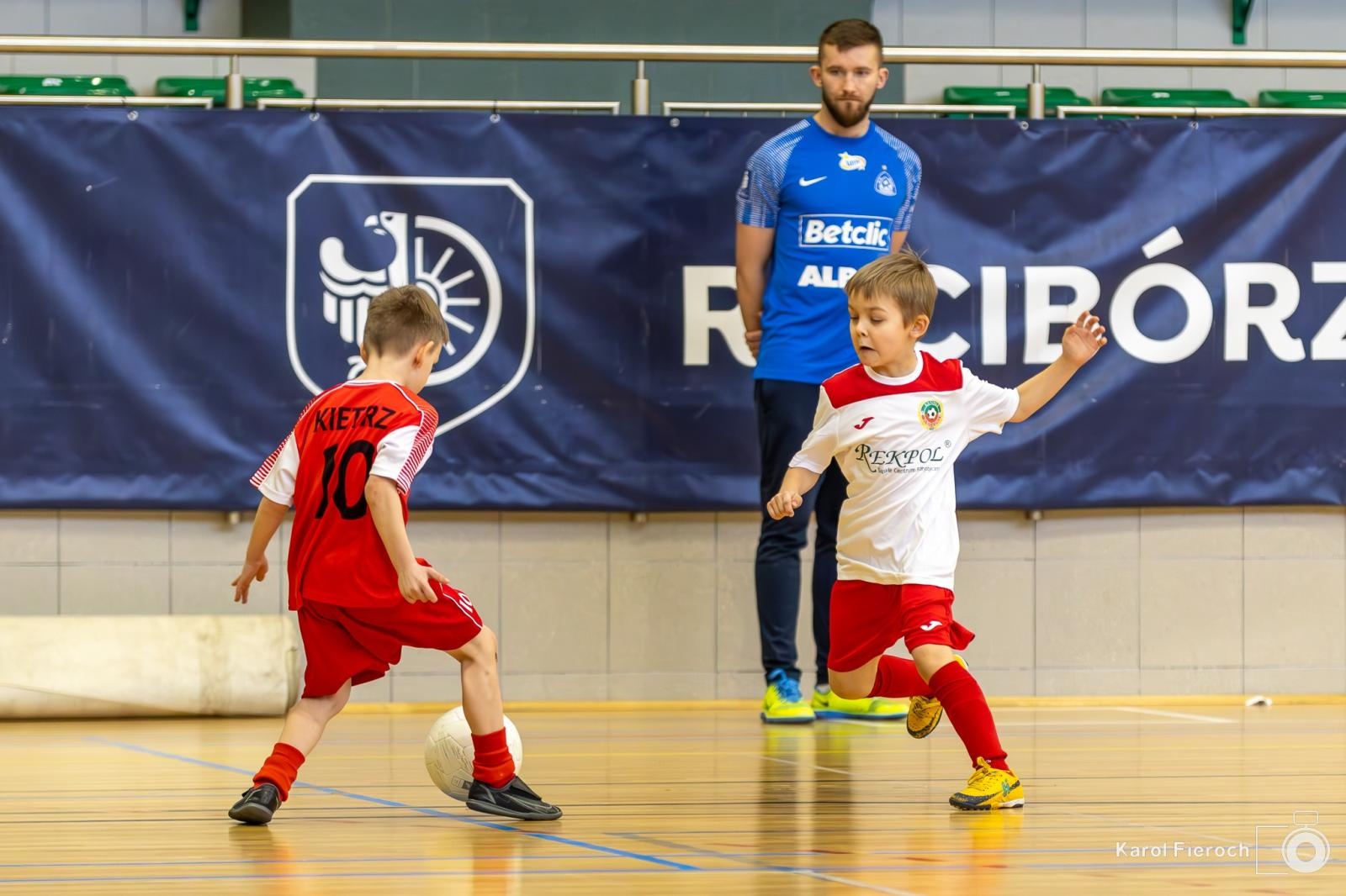 Zdjęcie w galerii na portalu naszwodzislaw.com: Młodzi zawodnicy rocznika 2015 rywalizowali w Raciborzu [FOTO] wiadomości z regionu