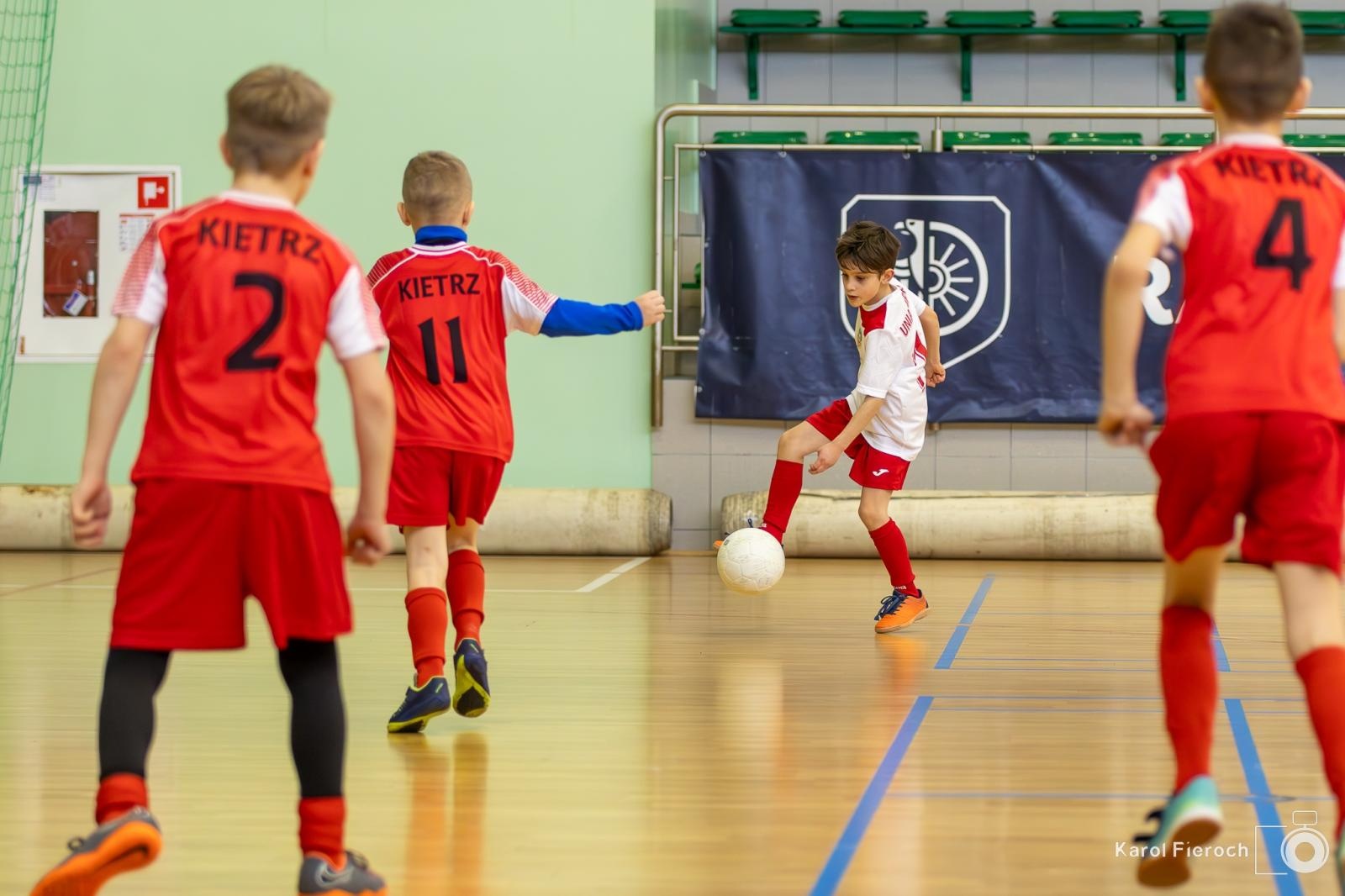 Zdjęcie w galerii na portalu naszwodzislaw.com: Młodzi zawodnicy rocznika 2015 rywalizowali w Raciborzu [FOTO] wiadomości z regionu