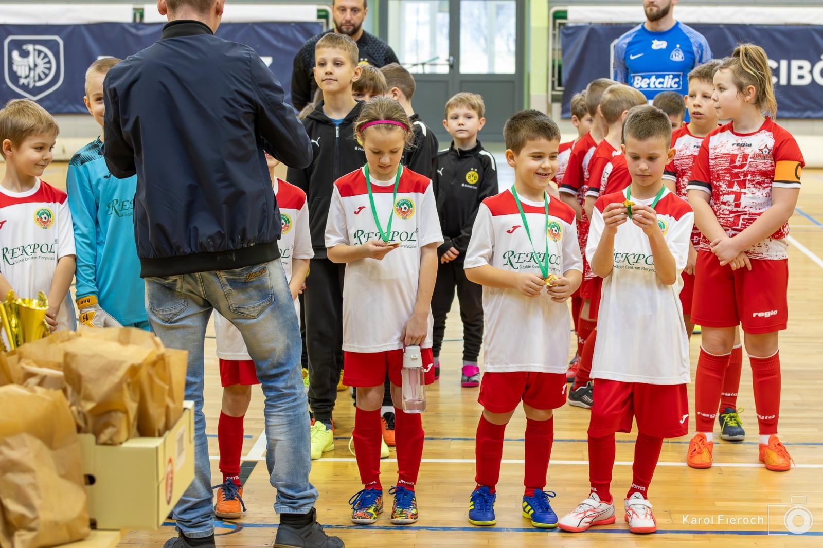 Zdjęcie w galerii na portalu naszwodzislaw.com: Młodzi zawodnicy rocznika 2015 rywalizowali w Raciborzu [FOTO] wiadomości z regionu