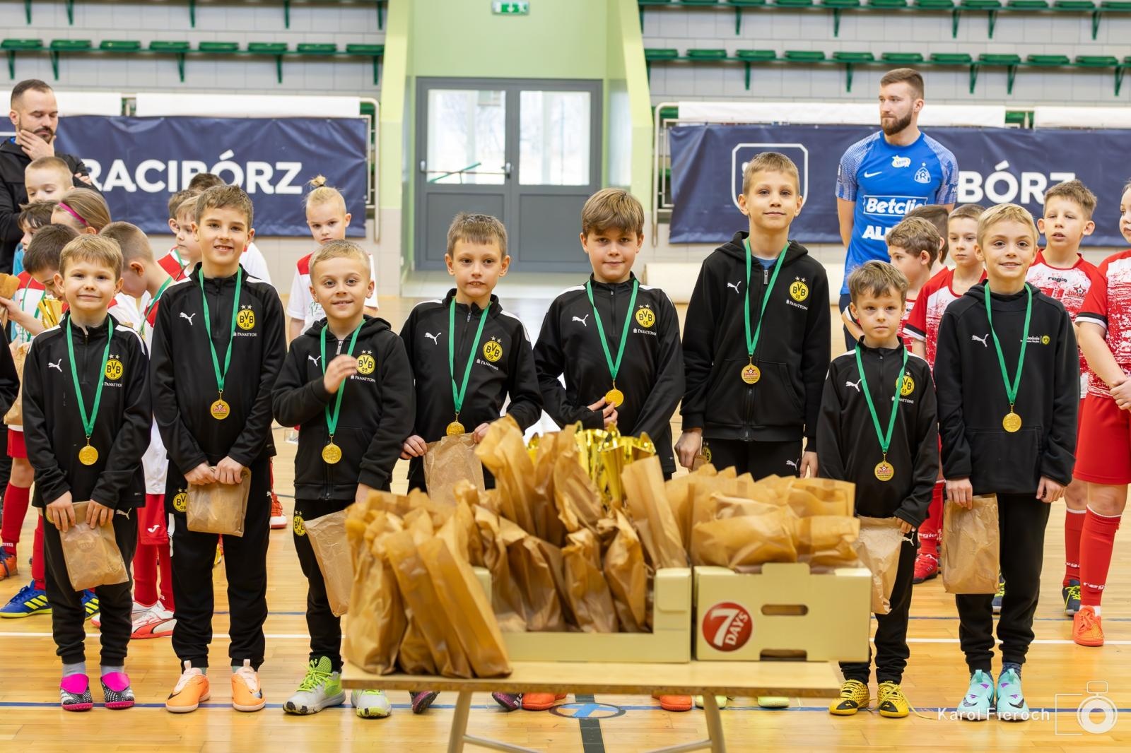 Zdjęcie w galerii na portalu naszwodzislaw.com: Młodzi zawodnicy rocznika 2015 rywalizowali w Raciborzu [FOTO] wiadomości z regionu