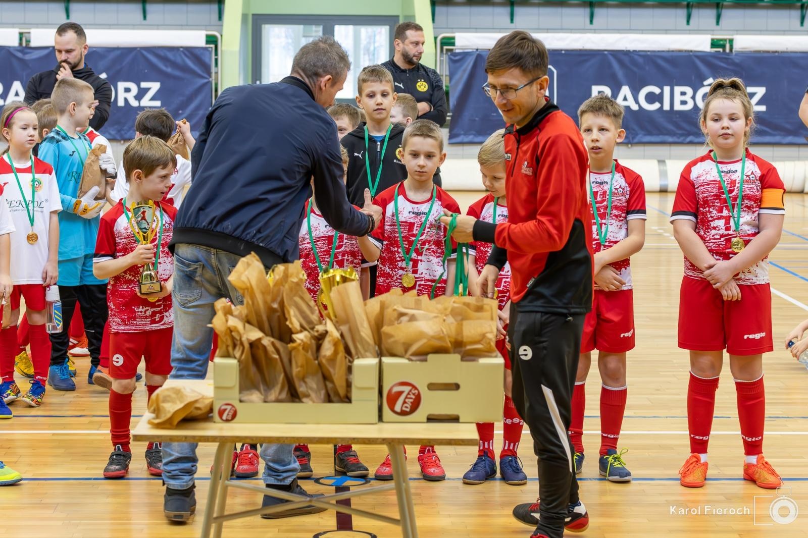 Zdjęcie w galerii na portalu naszwodzislaw.com: Młodzi zawodnicy rocznika 2015 rywalizowali w Raciborzu [FOTO] wiadomości z regionu